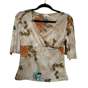 725 Originals Vintage Floral Wrap Top